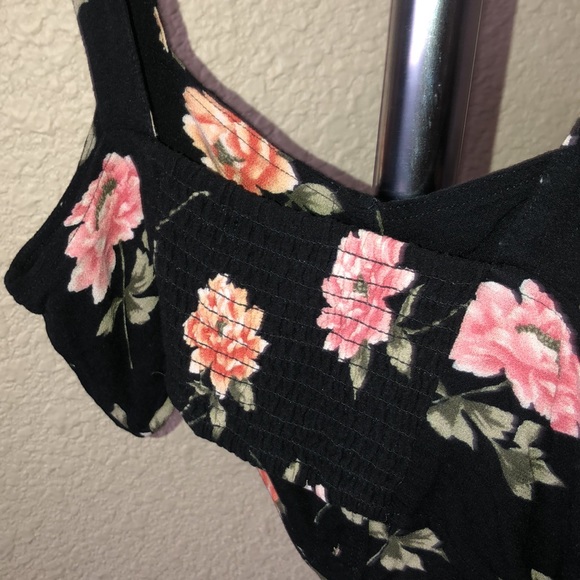 American Eagle Crop Flower Black Top - Picture 6 of 8